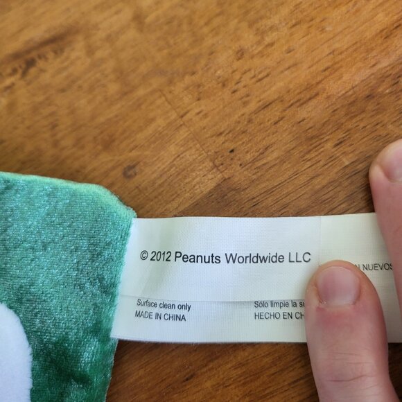 Peanuts Snoopy Santa Dancing Doll Toy Music 9'' Plays Theme Song Christmas T7 - Picture 6 of 6